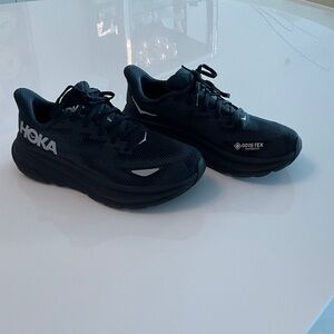 Hoka Clifton 9 women sneakers size 8.5 excellent condition